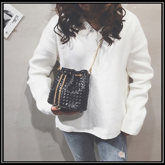 NEW PROVENCE Weaved Drawstring Bucket Bag - Picture 3 of 8